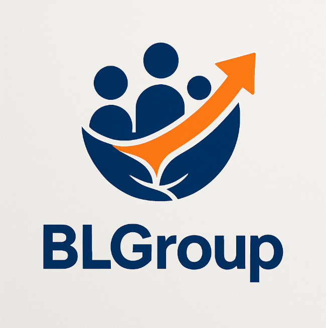 Família feliz utilizando os benefícios BLGroup